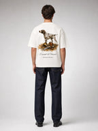 T-shirt blanc Le Chasseur, dos illustré chien d'arrêt, cor de chasse et couteau – Héritage Authentique