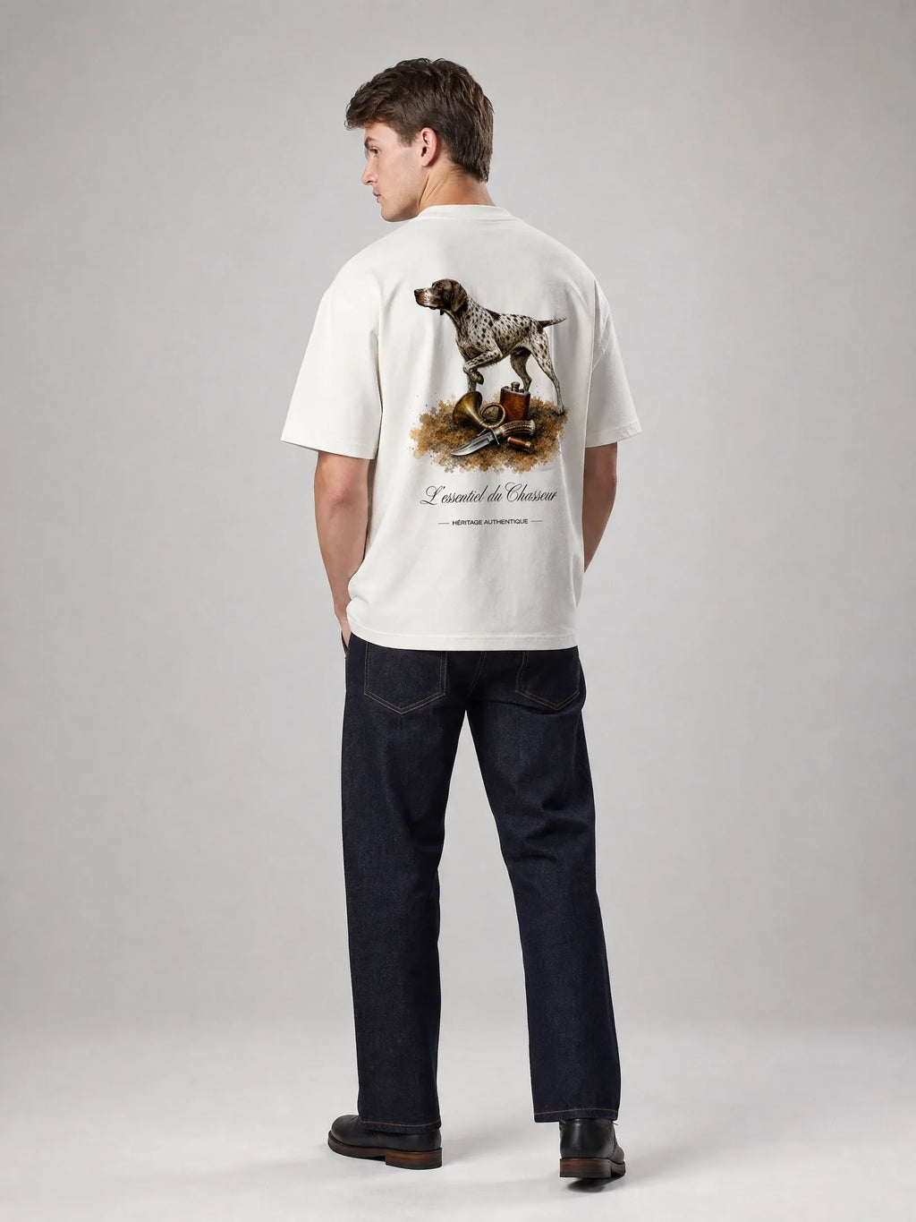 T-shirt blanc Le Chasseur, vue trois-quarts – coton épais 240 g/m², Héritage Authentique