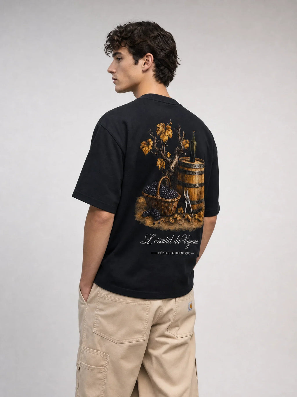 T-shirt noir Le Vigneron, vue trois-quarts – coton épais 240 g/m², Héritage Authentique