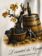 T-shirt blanc Le Vigneron, gros plan sur l'illustration à l'aquarelle – Héritage Authentique