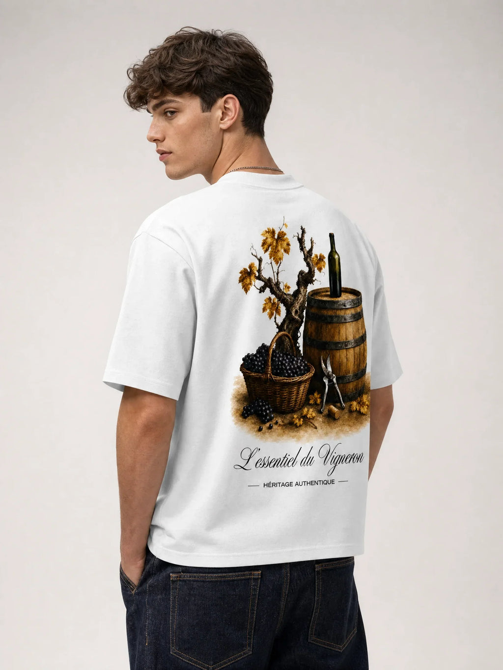 T-shirt blanc Le Vigneron, vue trois-quarts – coton épais 240 g/m², Héritage Authentique